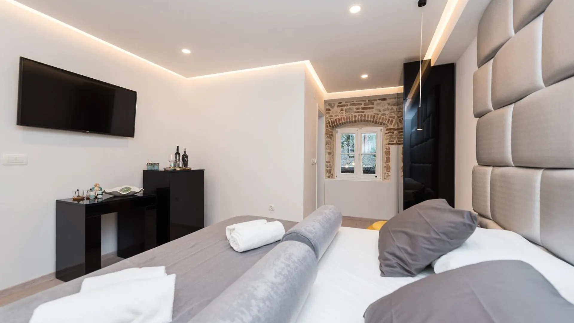 10 Heritage Rooms Zadar 0*,  Croatia