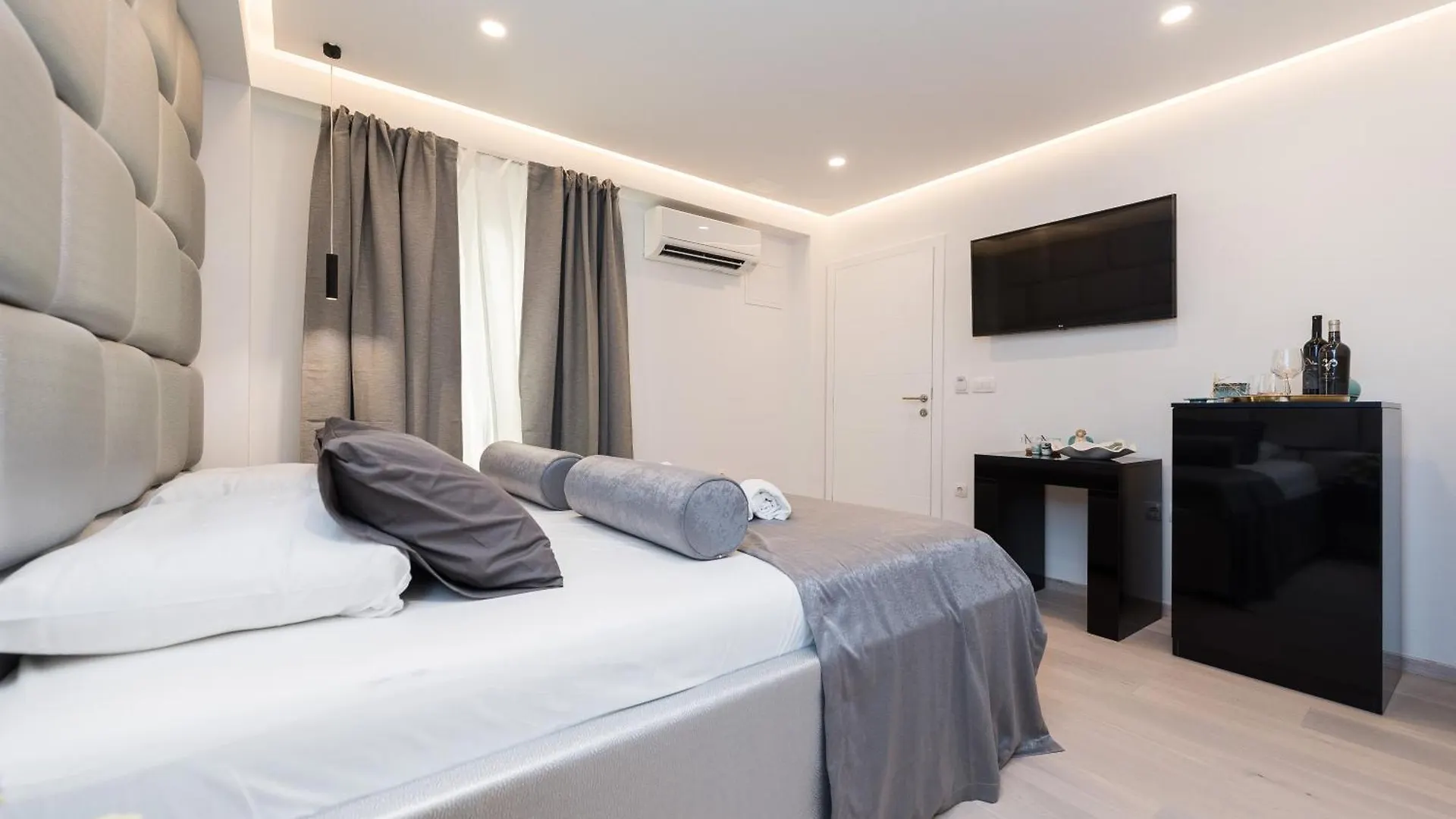 10 Heritage Rooms Zadar 0*,  Croatia