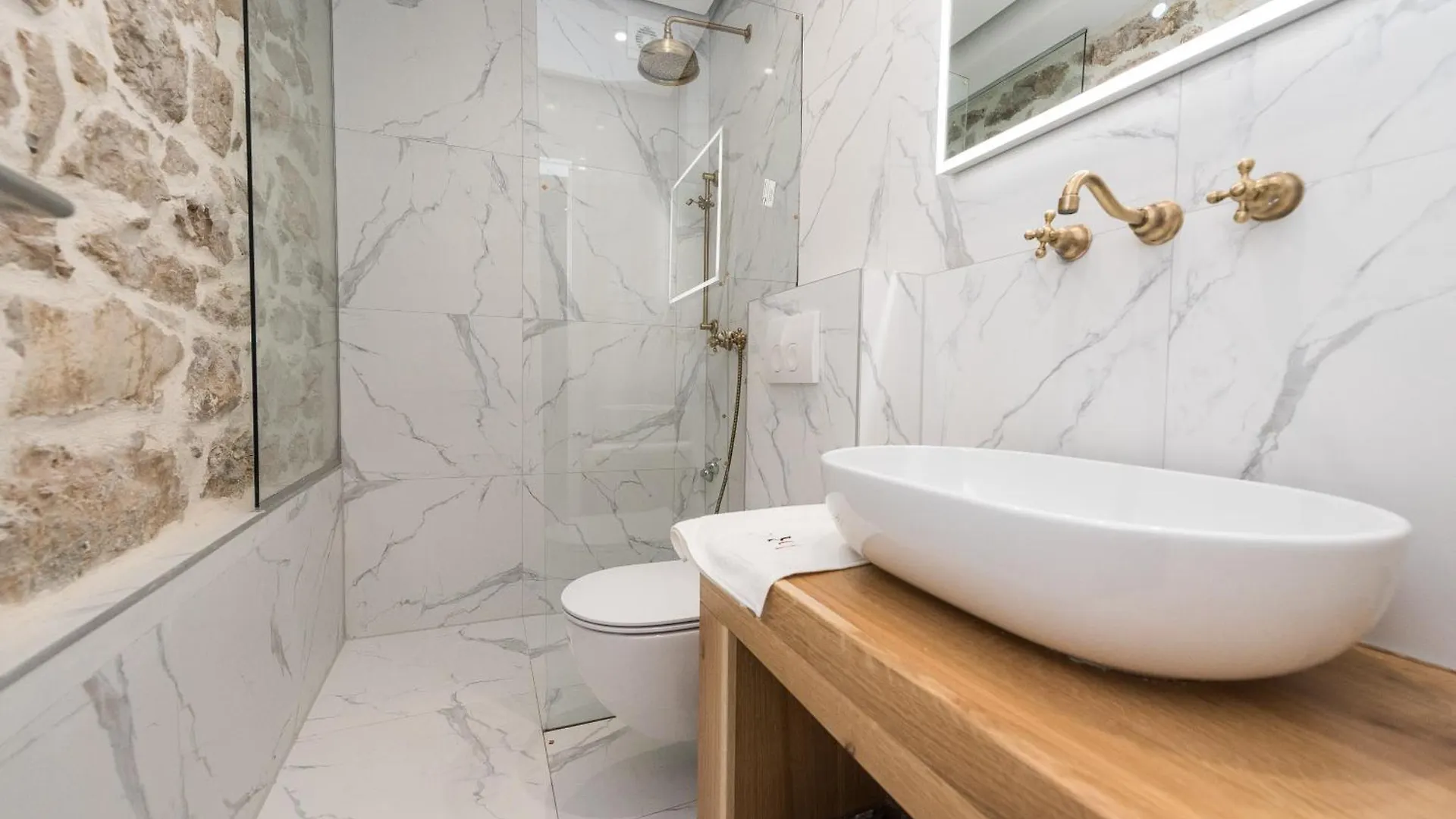 10 Heritage Rooms Zadar Apartment