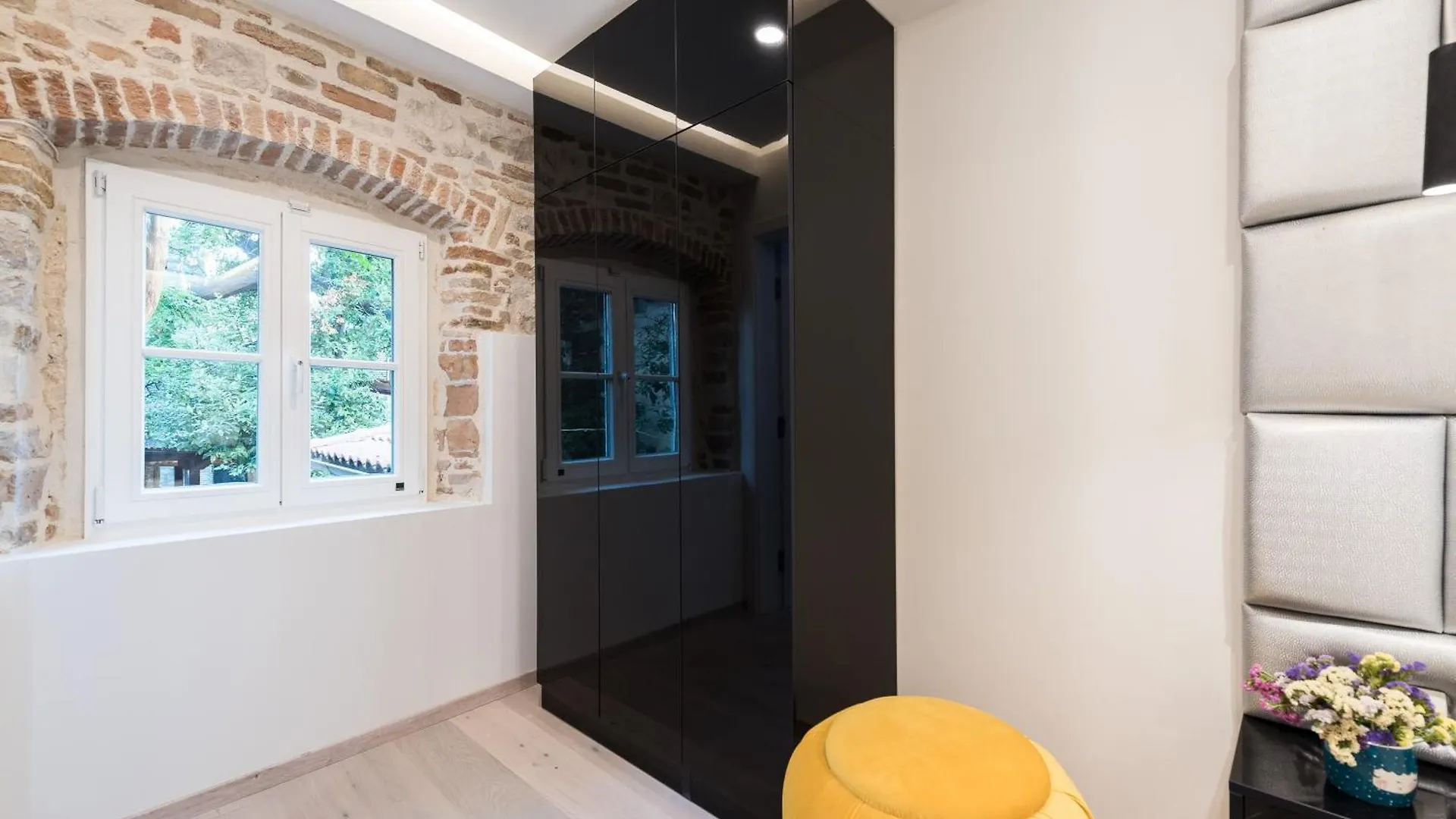 10 Heritage Rooms Zadar Apartment