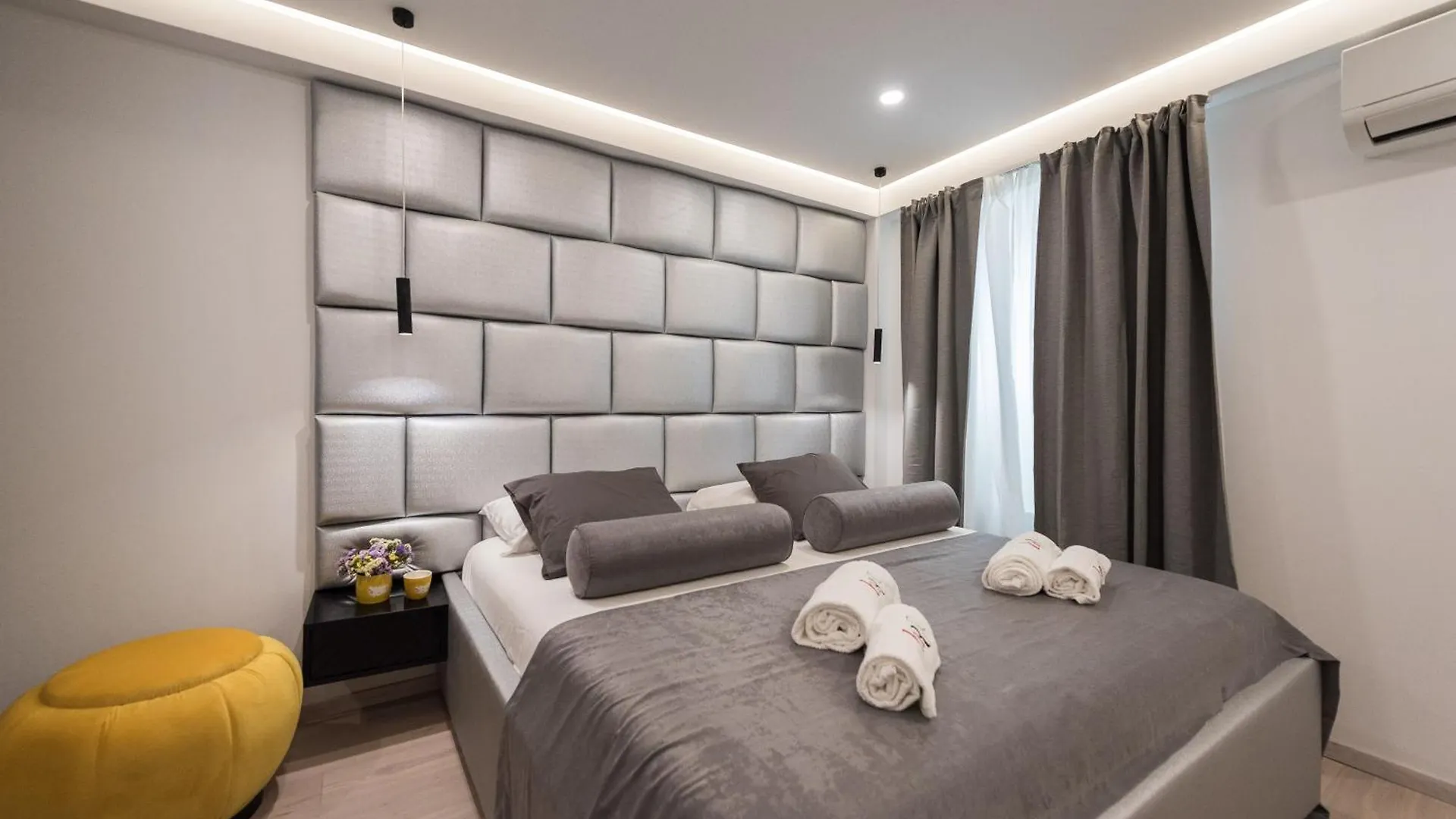 10 Heritage Rooms Zadar Apartment